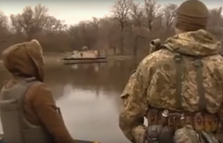 З’явилося відео, на якому бійці ЗСУ мирно спілкуються з бойовиками «ЛНР»