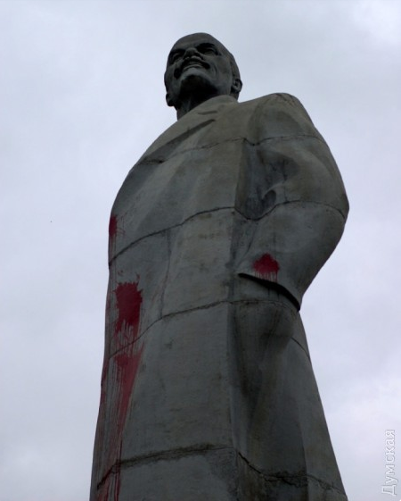 Знести останній пам’ятник Леніну в Одесі у вівторок не вдалося