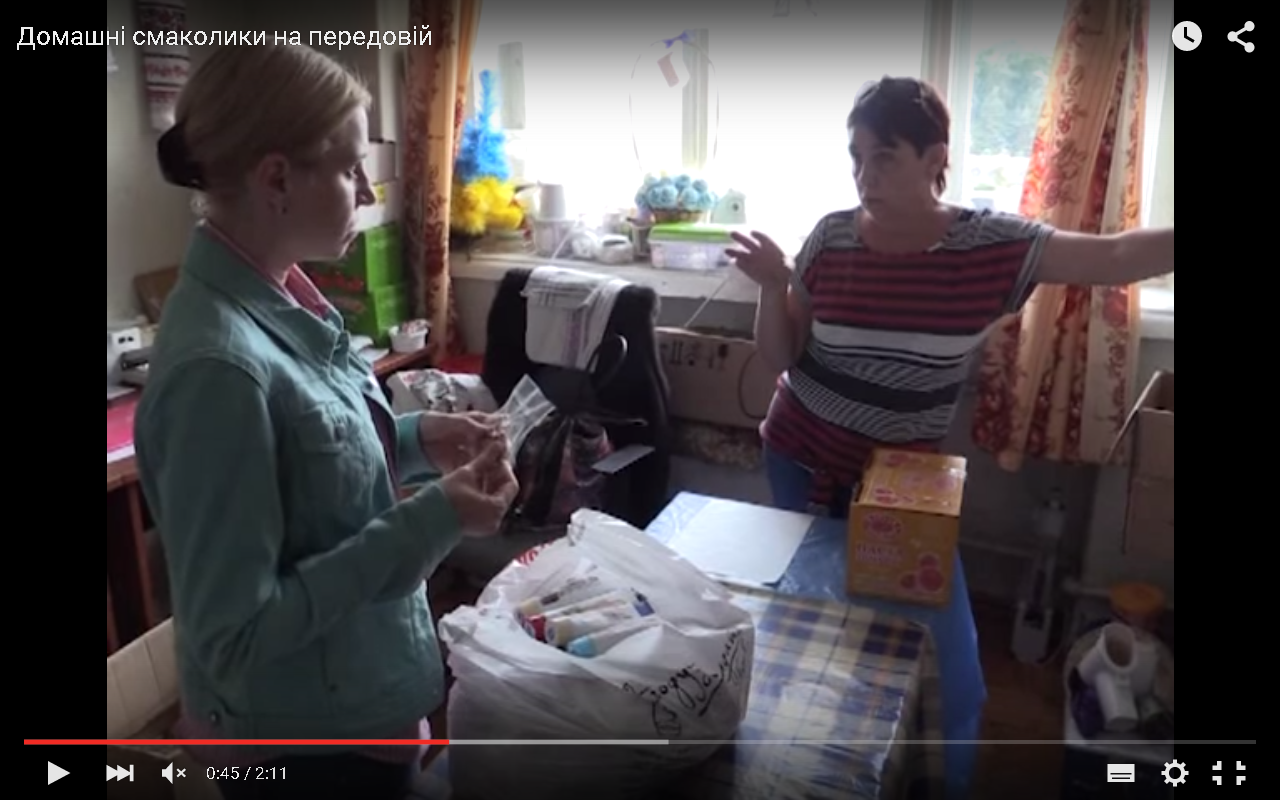 Харьковчанки готовят для бойцов в зоне АТО продуктовые наборы (видео)