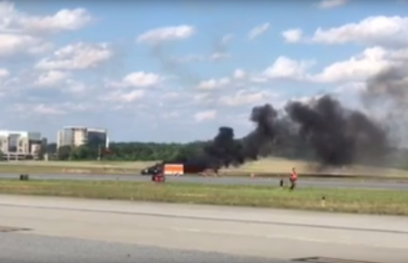 У США розбився пілот на літаку під час повітряного шоу — відео