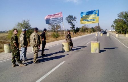 «Правий сектор» покидає блокпости на адмінкордоні з Кримом