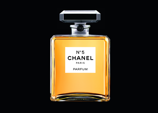 95 лет «Chanel № 5»: как создавался парфюм эпохи?