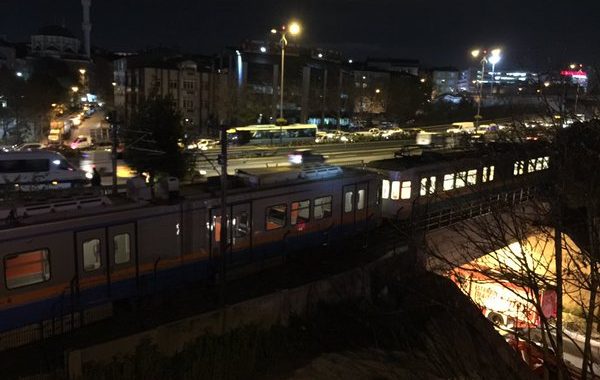 Принаймні 5 поранених після вибуху у Стамбульському метро (ВІДЕО) Принаймні 5 поранених після вибуху у Стамбульському метро (ВІДЕО)