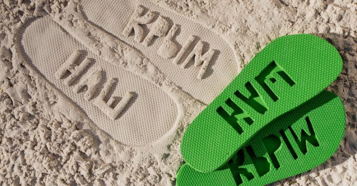 На подошве крымской обуви стали писать «Крым наш» На подошве крымской обуви стали писать «Крым наш»
