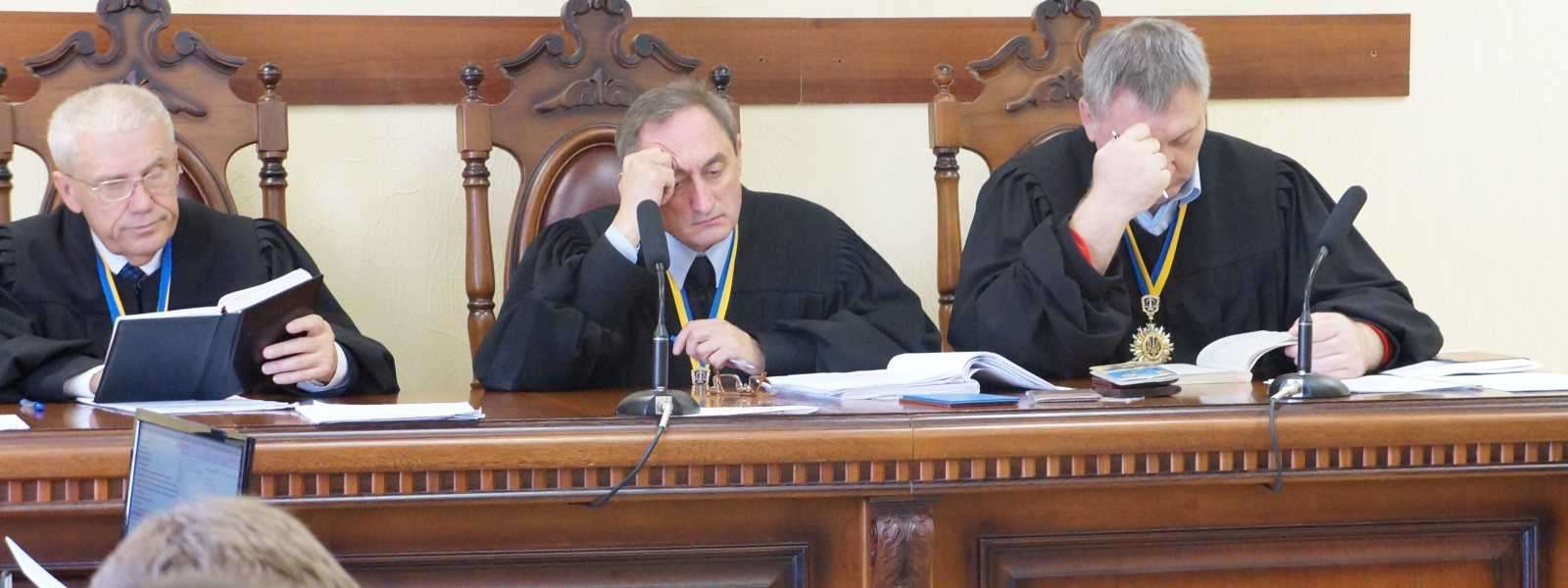 Голову люстраційного департаменту Мін’юсту допитають за тиск на суддів КС