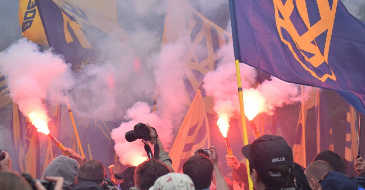 Активісти під ВР: «Нема українського кордону — нема виборів на Донбасі!» Активісти під ВР: «Нема українського кордону — нема виборів на Донбасі!»
