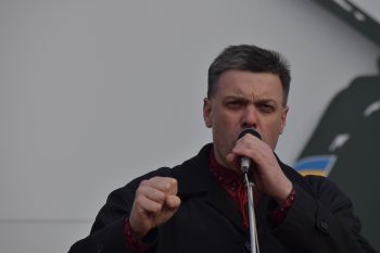 Кандидат у президенти Олег Тягнибок хоче запровадити візовий режим із Росією Кандидат у президенти Олег Тягнибок хоче запровадити візовий режим із Росією