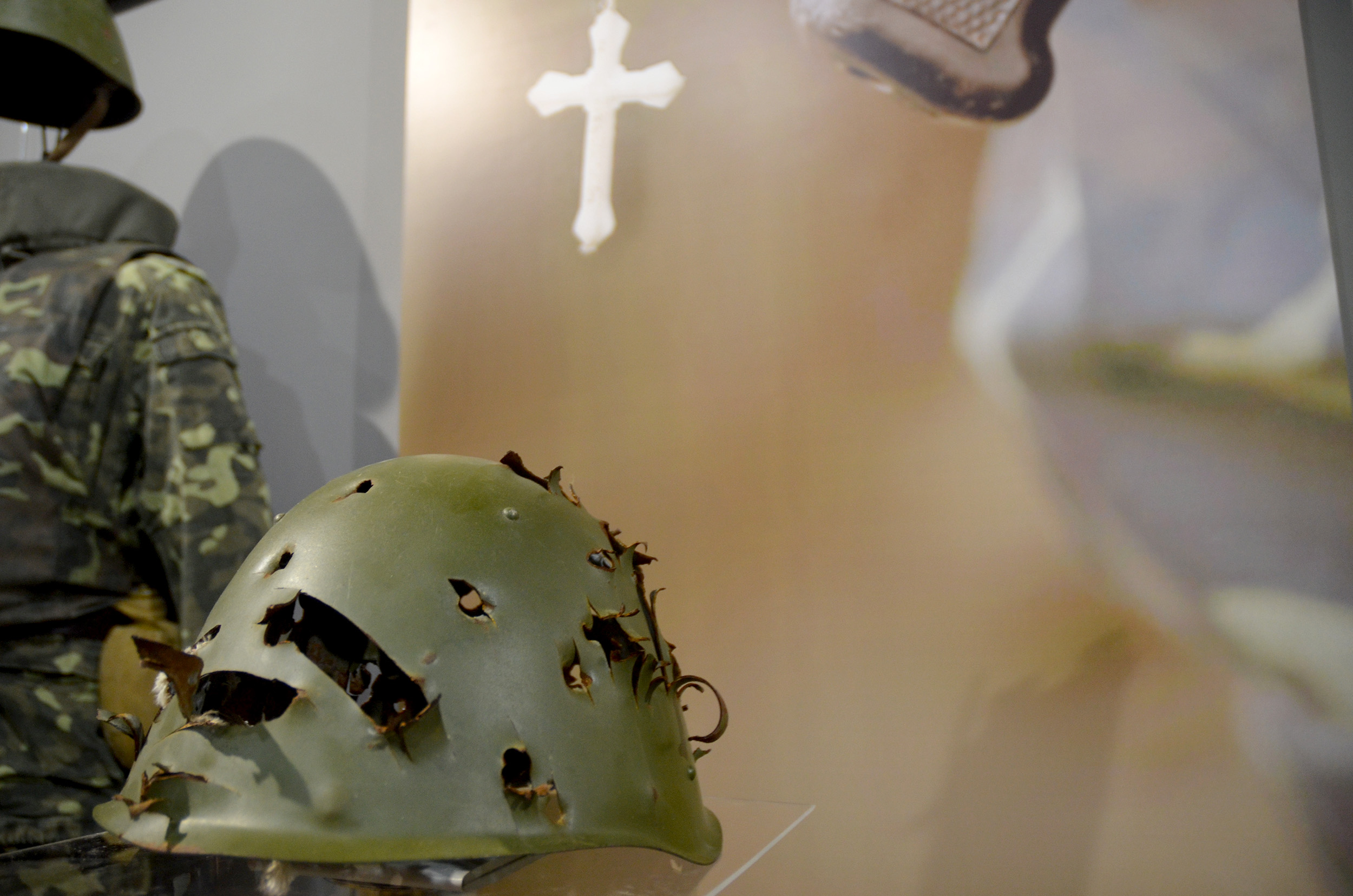 У Запоріжжі відкрили виставку «АТО: війна та незалежність», створену за участі військових