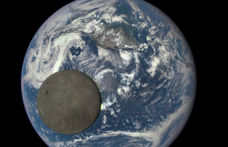 NASA зробило унікальний знімок темної сторони Місяця