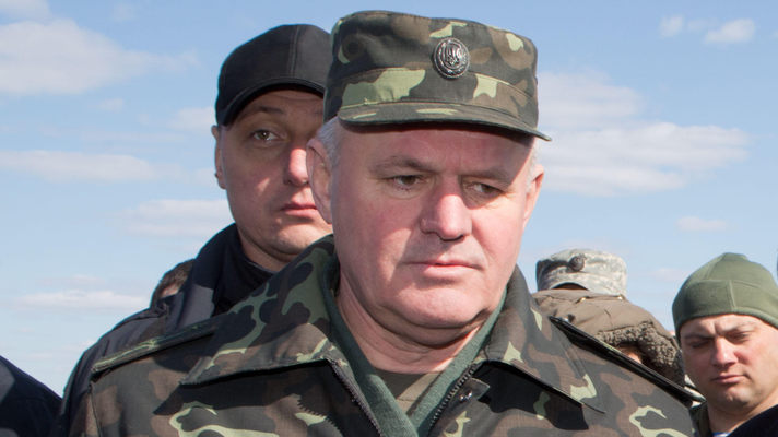 Порошенко звільнив командувача Сухопутних військ ЗСУ