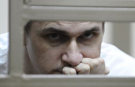 Суд в защиту чести и достоинства Сенцова против ФСБ перенесли из-за болезни судьи