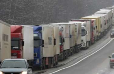 На кордоні скупчення турецьких вантажівок, які не пропускає Росія, — Слободян