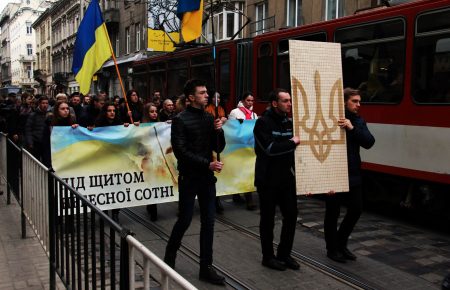 У Львові студенти вшанували Героїв Небесної сотні