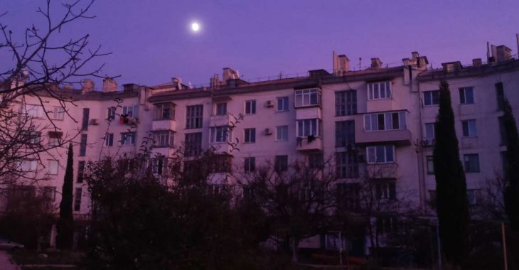 У Севастополі вуличне освітлення працює з дванадцятої ночі У Севастополі вуличне освітлення працює з дванадцятої ночі
