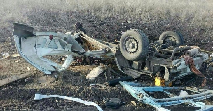 З'явилися фото біля КПП «Новомихайлівка», де підірвалися цивільні З'явилися фото біля КПП «Новомихайлівка», де підірвалися цивільні