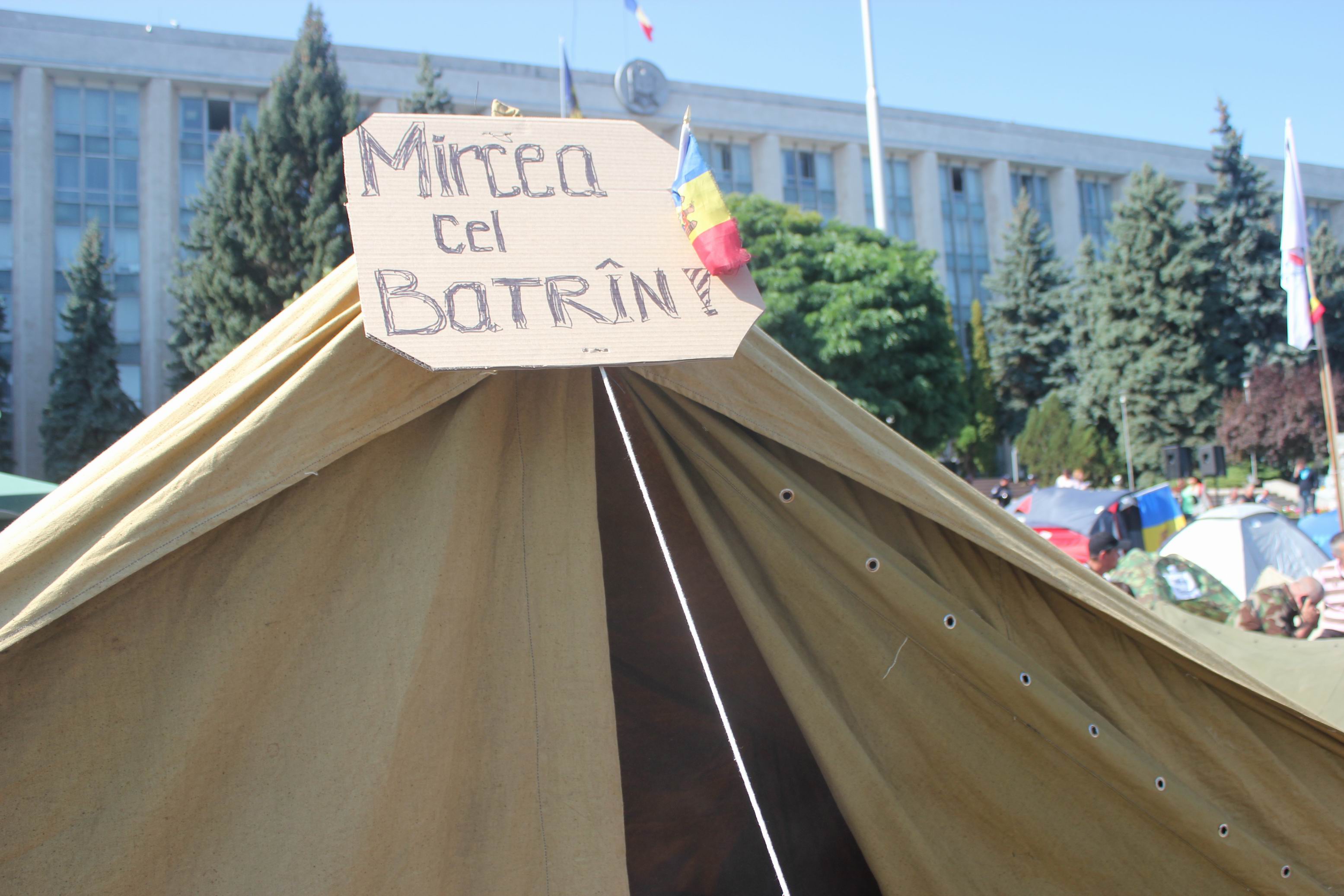 Президент Молдови погодився на переговори з протестувальниками