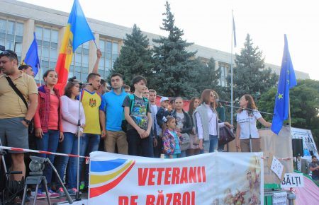 Премьер-министр Молдовы Валерий Стрелец не собирается уходить в отставку