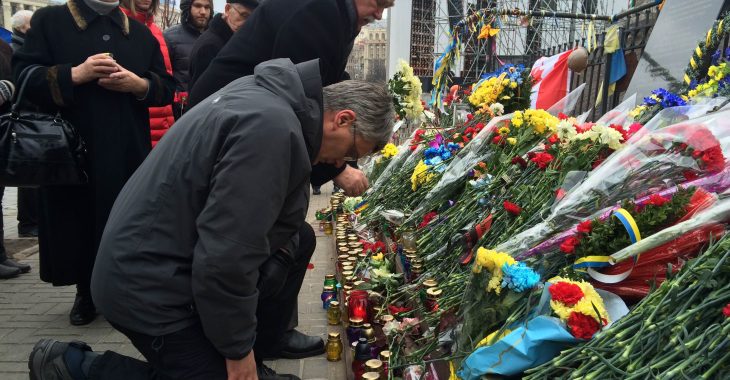 На Майдані вшановують пам'ять Героїв Небесної сотні На Майдані вшановують пам'ять Героїв Небесної сотні
