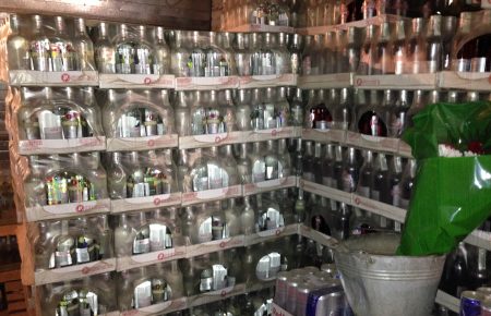 Міліціонери Донеччини вилучили 24 000 літрів нелегального алкоголю