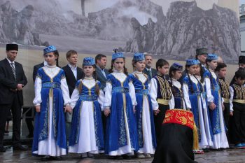 Про проблеми і історію кримських татар