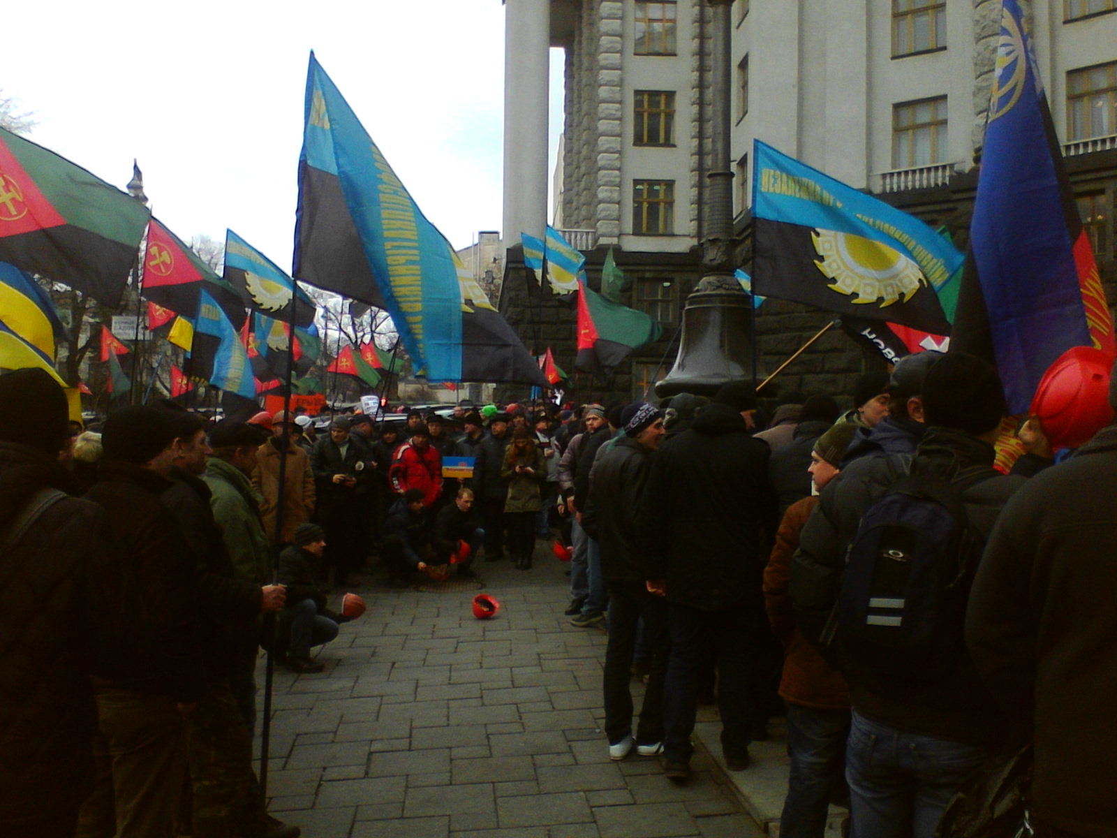 У Києві півтисячі шахтарів вимагають зарплат: «Уряд у шахту!»