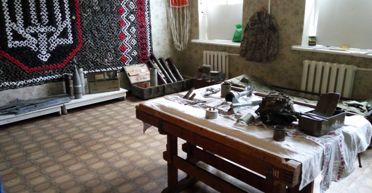 Волонтери та бійці на Донеччині відкрили кімнату-музей АТО Волонтери та бійці на Донеччині відкрили кімнату-музей АТО
