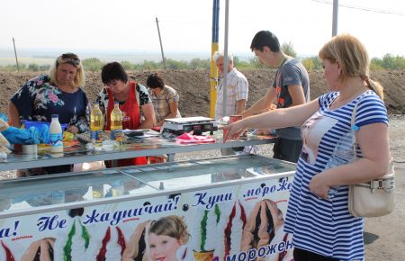 Жители оккупированного Донбасса под Артемовском могут купить еду без пропуска