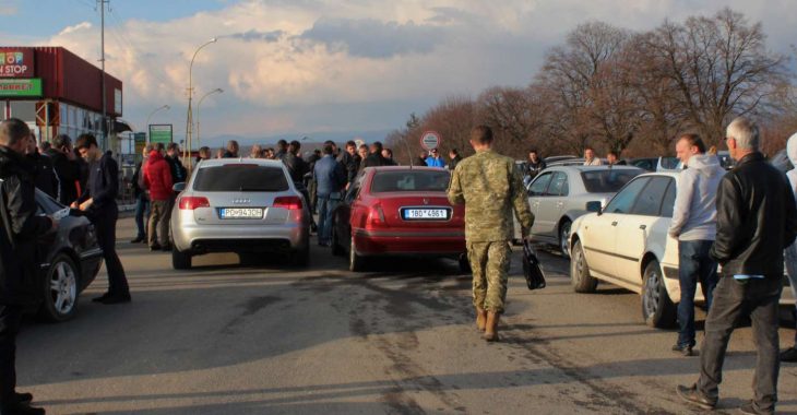 На Закарпатті водії заблокували вже три пункти пропуску На Закарпатті водії заблокували вже три пункти пропуску