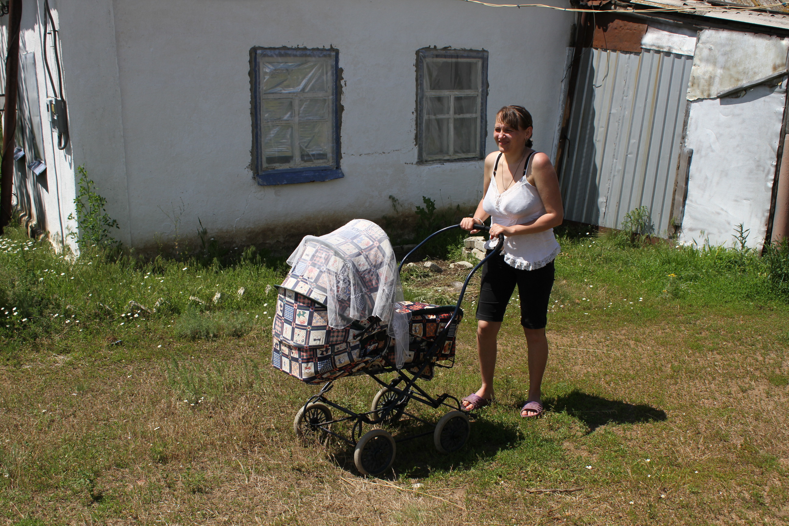 Довелося народжувати дитину вдома, — жителька прифронтової Новогригорівки