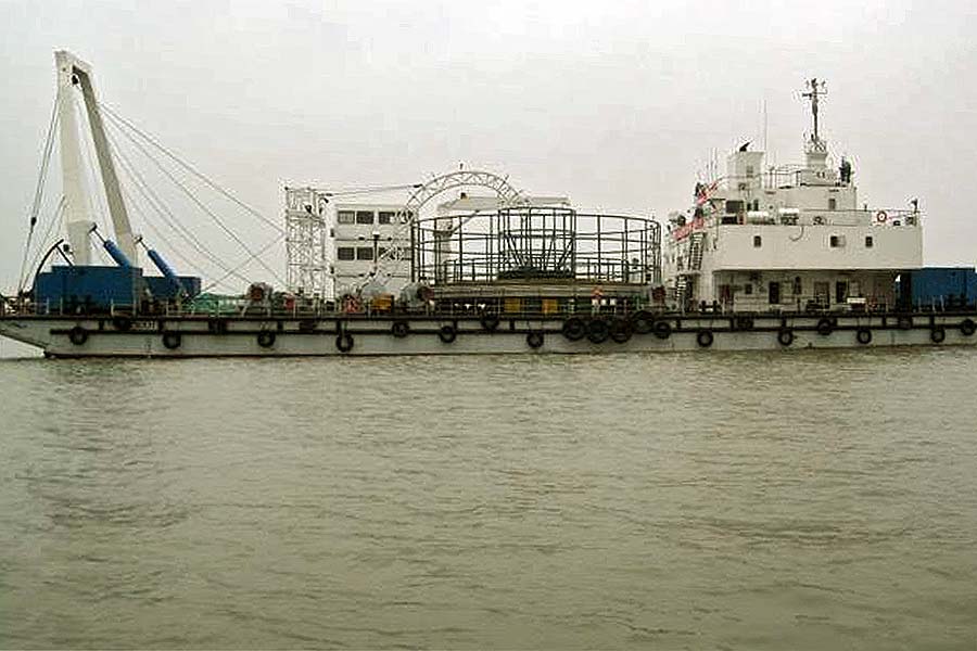 В Керченский порт зашло китайское судно для прокладки «энергомоста» с РФ