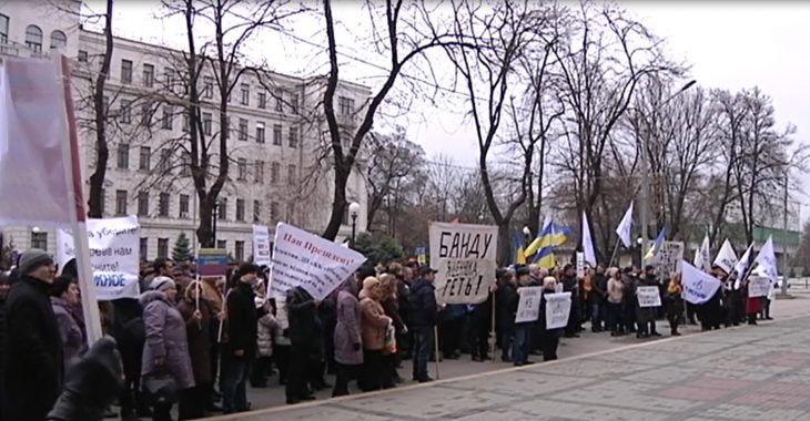 У Дніпропетровську знову мітингують працівники аерокосмічної галузі У Дніпропетровську знову мітингують працівники аерокосмічної галузі
