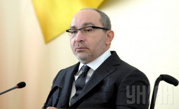 Геннадій Кернес почав ходити і, навіть, качає прес Геннадій Кернес почав ходити і, навіть, качає прес