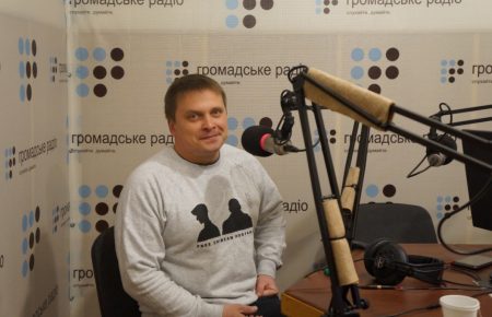 «Люди готовят еду во дворах», — журналист о жизни в Красногоровке
