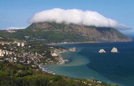Аксьонов заборонив чиновникам рекламувати кримські курорти
