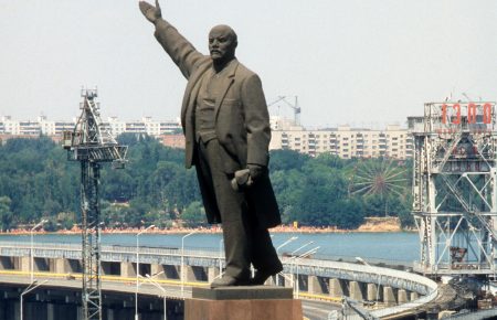 У Запоріжжі визнали Росію агресором і вирішили демонтувати пам’ятник Леніну