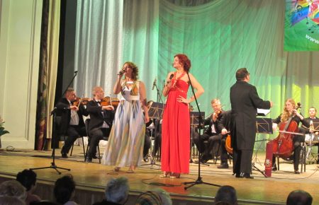 Незрячі артисти з усієї України відіграли концерт у Черкасах