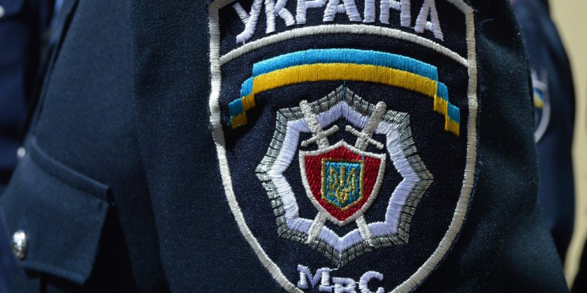 Біля Дзержинська троє чоловіків викрали українського поліцейського