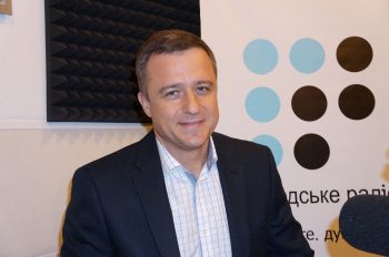 Уповноважений з прав дитини: інтернати для сиріт це місця позбавлення волі Уповноважений з прав дитини: інтернати для сиріт це місця позбавлення волі