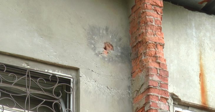 У підозрюваних в обстрілі міграційної служби Костянтинівки вилучили зброю У підозрюваних в обстрілі міграційної служби Костянтинівки вилучили зброю