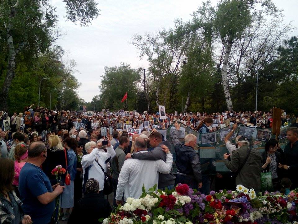 В Одессе около 2000 людей вышли на акцию «Бессмертный полк»