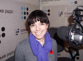 За нас ніхто не напише українських пісень, — Акулова За нас ніхто не напише українських пісень, — Акулова