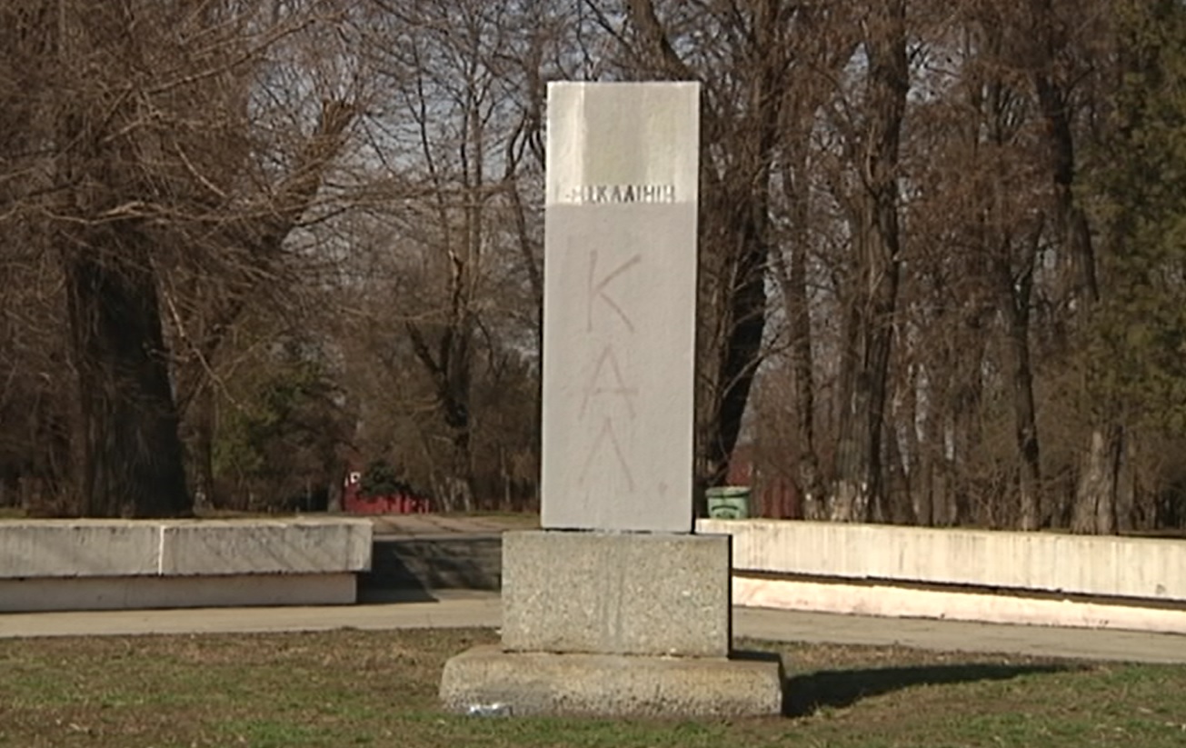 У Дніпропетровську демонтували пам'ятник радянському партійцю Калініну