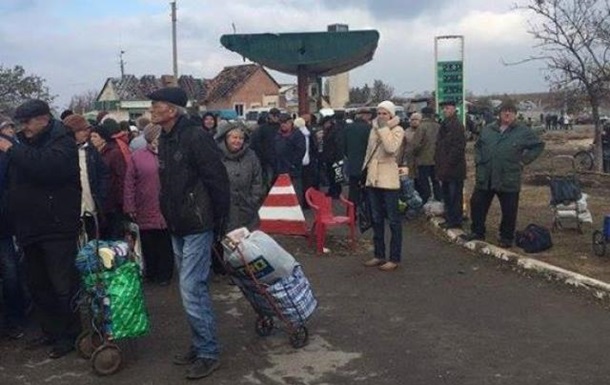 Пешеходный переход в Станице Луганской не закрыт и работает в обычном режиме, — журналистка