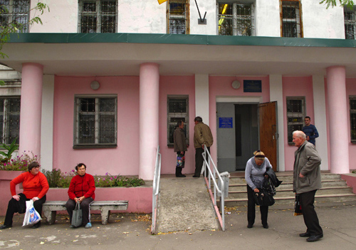 Жителі прифронтових міст Луганщини не можуть отримати статус переселенця