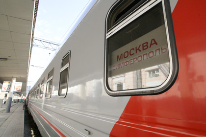 У Криму авто потрапило під потяг «Сімферополь-Москва» — є постраждалі