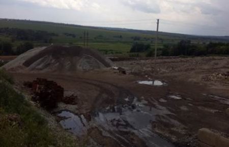 На Луганщині на самозахопленій ділянці виявлено небезпечне виробництво