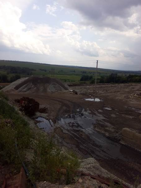 На Луганщині на самозахопленій ділянці виявлено небезпечне виробництво