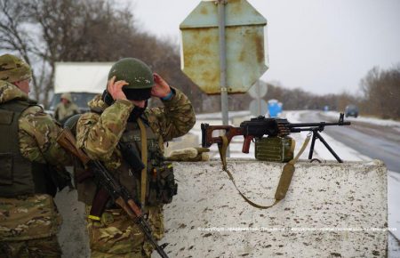 На непідконтрольну частину Донбасу повезли медикаменти