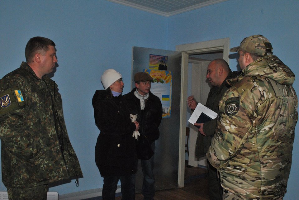 Вече помогают наладить контакт с жителями  — полиция Рубежного