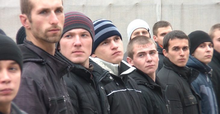У Костянтинівці 40 призовників провели до лав Збройних Сил України У Костянтинівці 40 призовників провели до лав Збройних Сил України